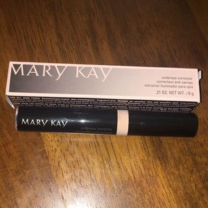 MK Under Eye Corrector